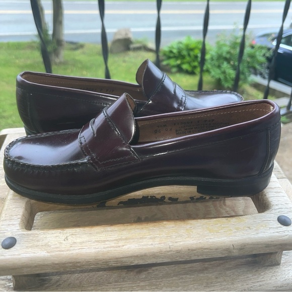 GH Bass & Co Penny Loafers Mens 9.5M Weejuns Wine Genuine Leather Shoes Slip-On - Picture 7 of 11